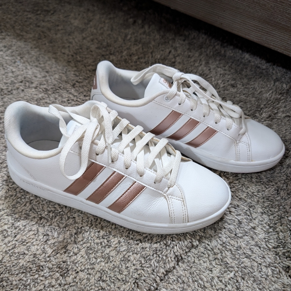 Adidas Sneakers